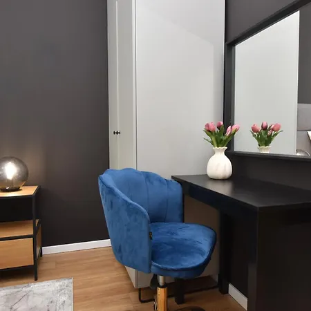 Totu Modern Tower Gorskiego Apartment *